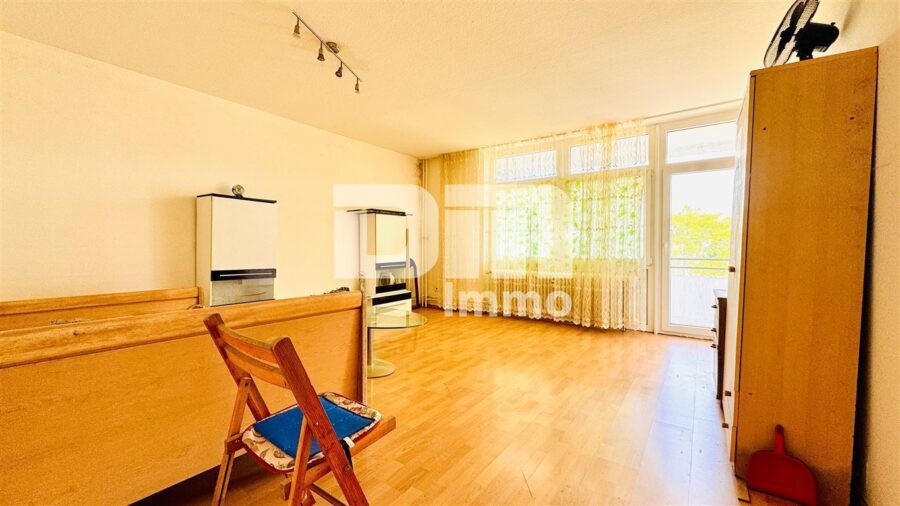 Lukratives Immobilienpaket: 5 Wohnungen / Apartments in Uninähe mit Tiefgaragenstellplätzen - WE 194 Wohnraum / Zugang Balkon